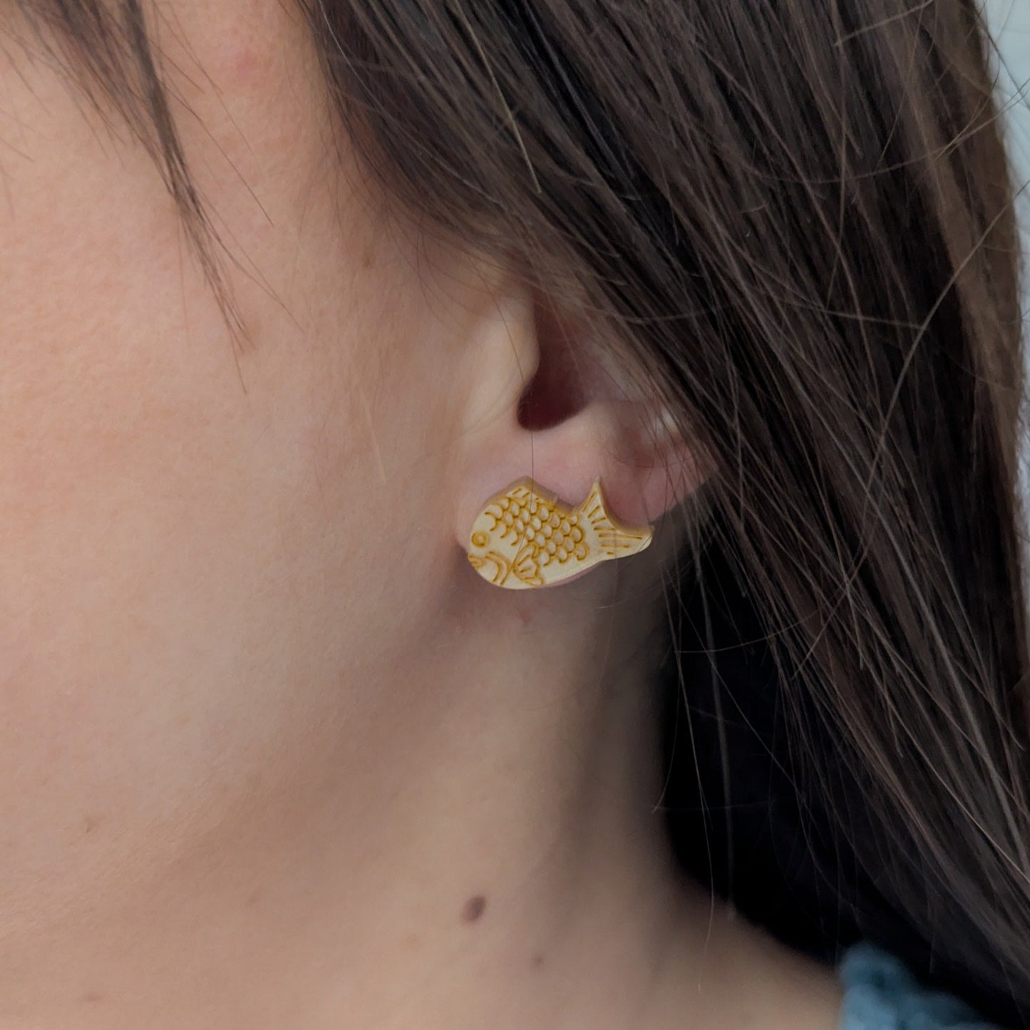 Taiyaki earrings acrylic beige stainless steel stud