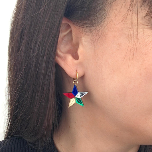 statement geometrical bold light-wear comfortable hypoallergenic 18k gold plated hoop multicolour metallic mirror hoop charm gold silver blue red green close up wearing