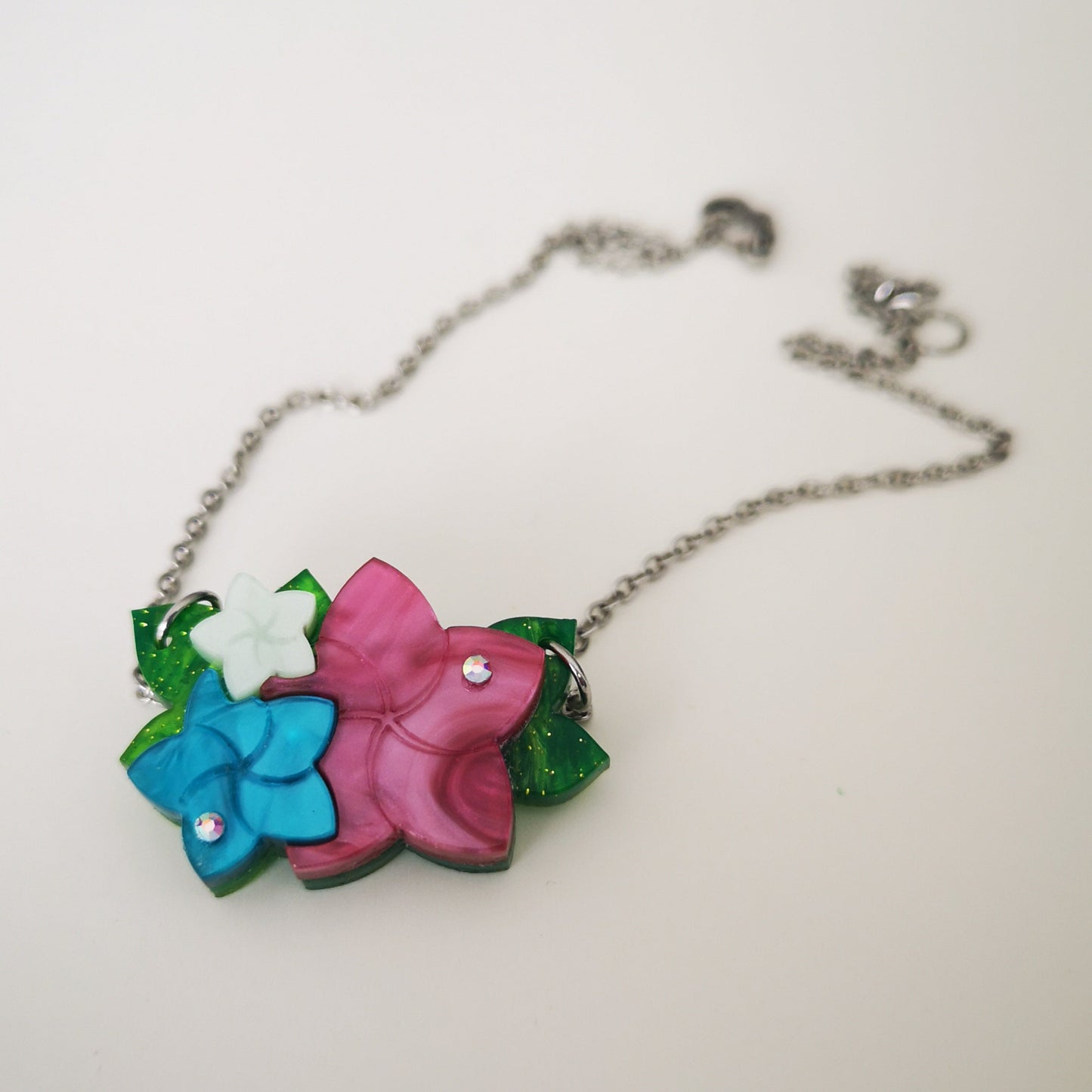 statement stellar bold light-wear comfortable hypoallergenic stainless steel necklace flowers blue light green pink rhinestones glitter chain