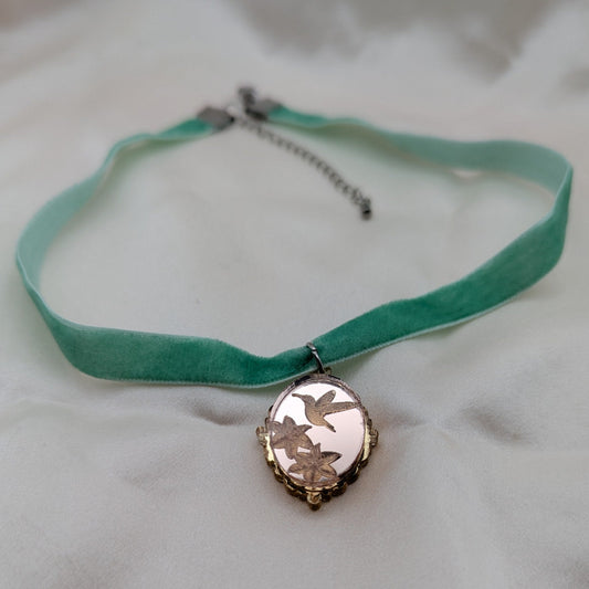 statement bold light-wear comfortable hypoallergenic stainless steel velvet ribbon Victorian brooch hummingbird dust pink metallic gold light green