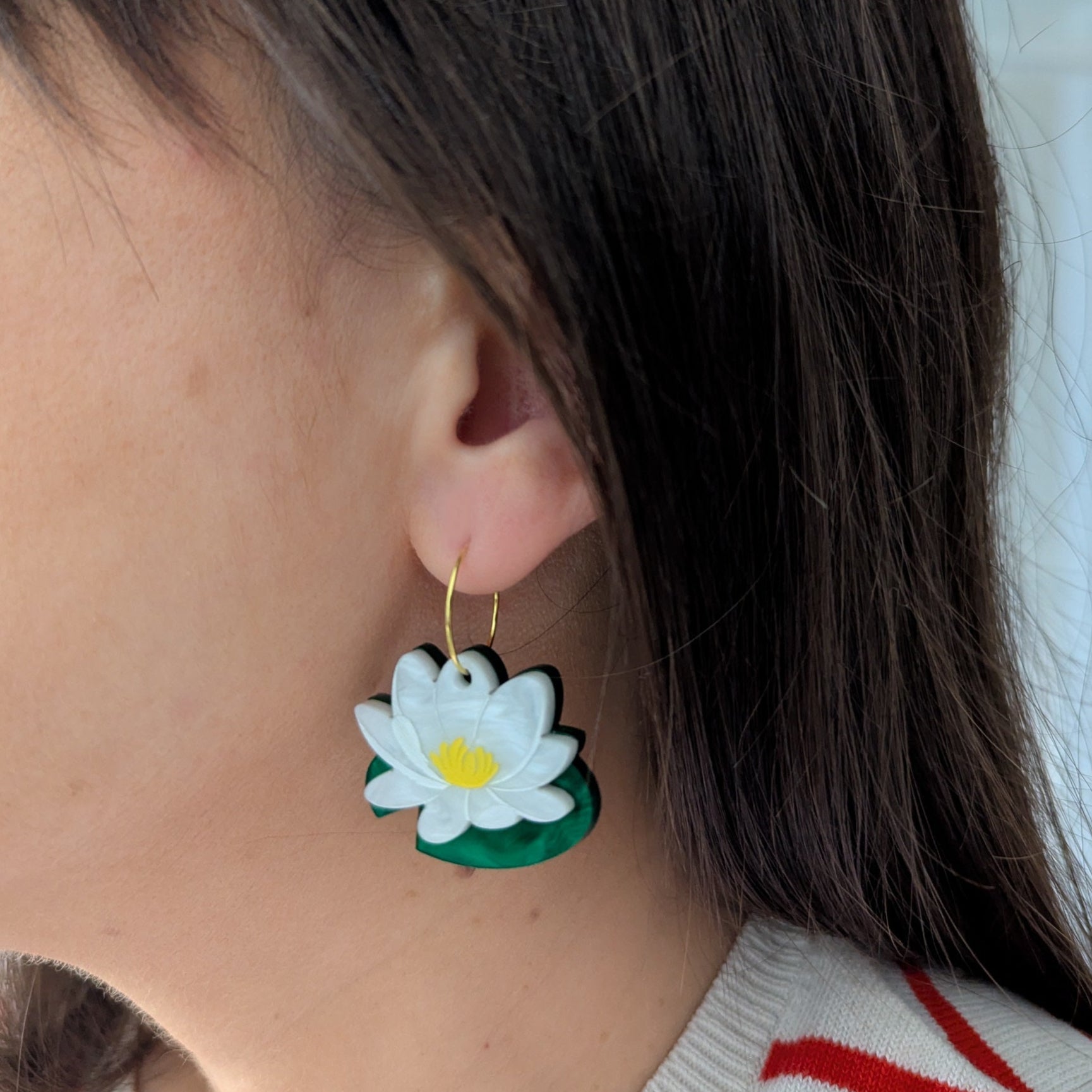 water lily nenufar green marbled white gold hoop earrings statement bold light-wear comfortable hypoallergenic stainless steel wear