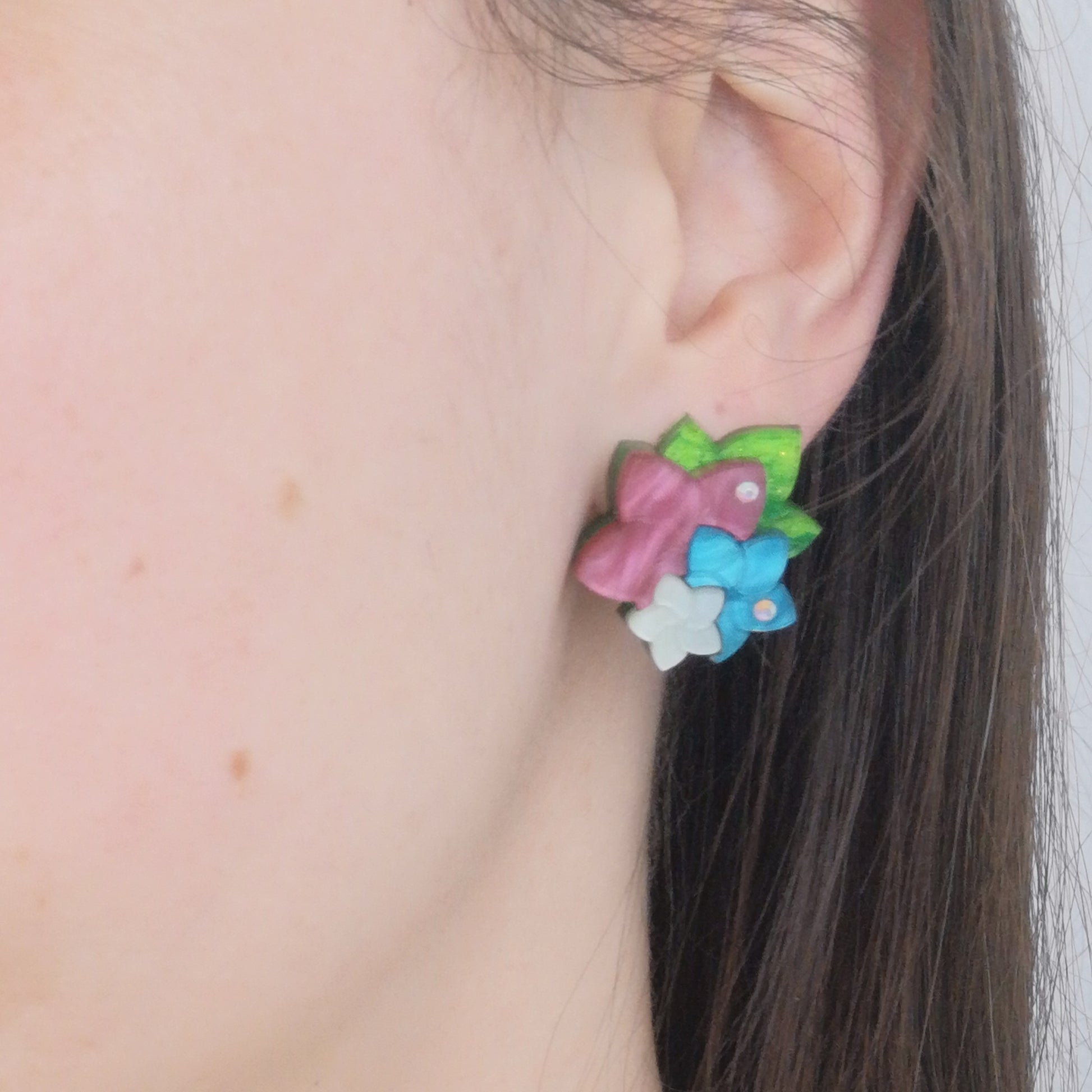 statement bold light-wear comfortable hypoallergenic stainless post lobe earrings flowers blue light green pink rhinestones glitter weari