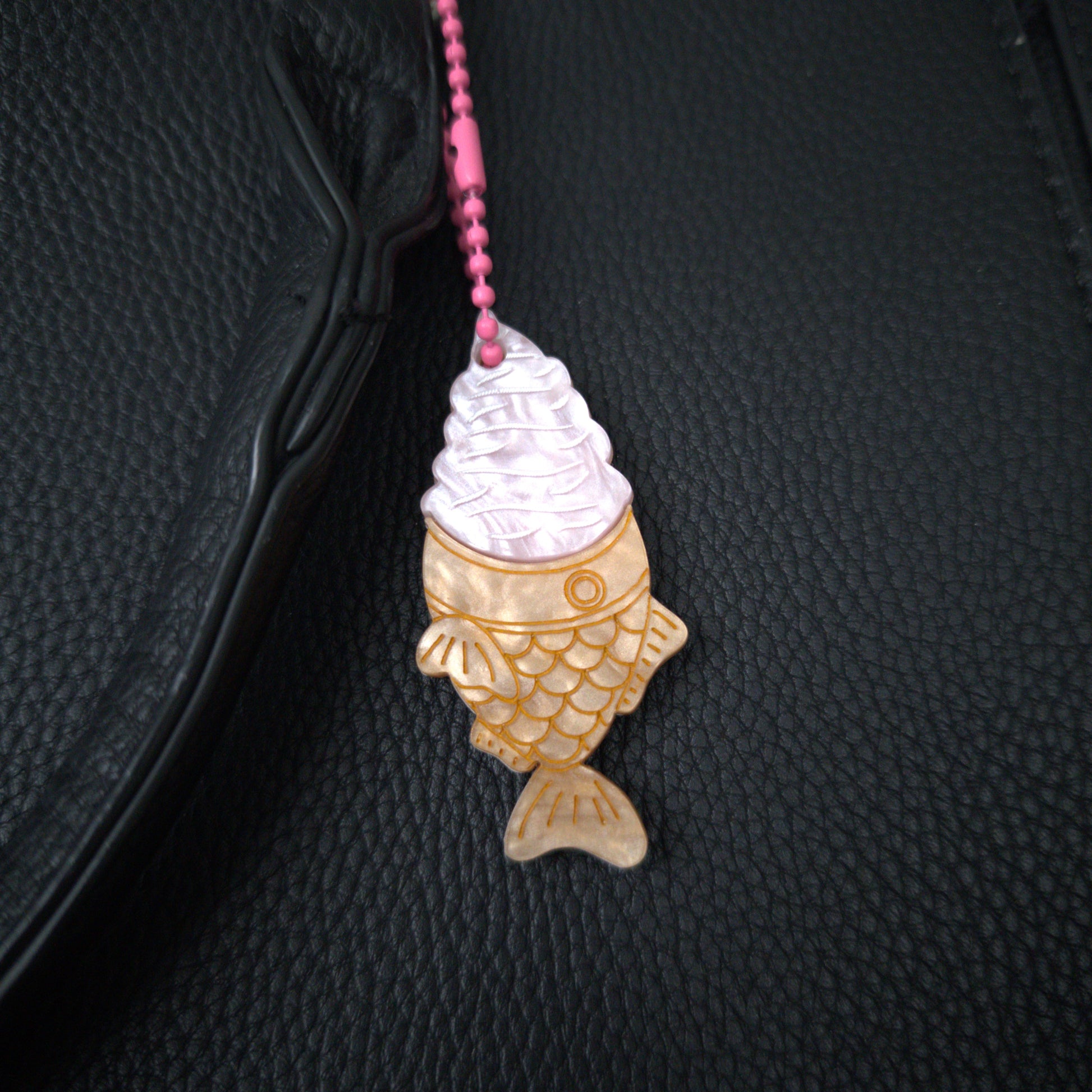 Taiyaki Aisukurimu beige pink acrylic light lightweight chain ball dessert kawai japanese ice cream metal